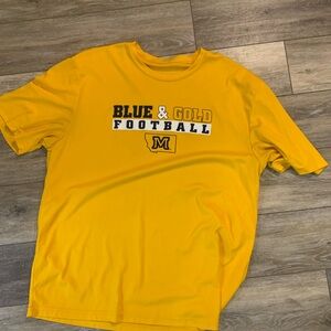 Montana State Bobcats Football Gold T-Shirt. Size XL